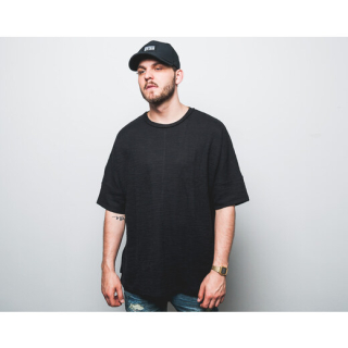Triko Detache Labs Vulpes Off Shoulder Tee Vanta Black