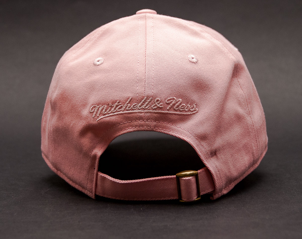 Kšiltovka Mitchell & Ness Low Pro Own Brand Pink Strapback