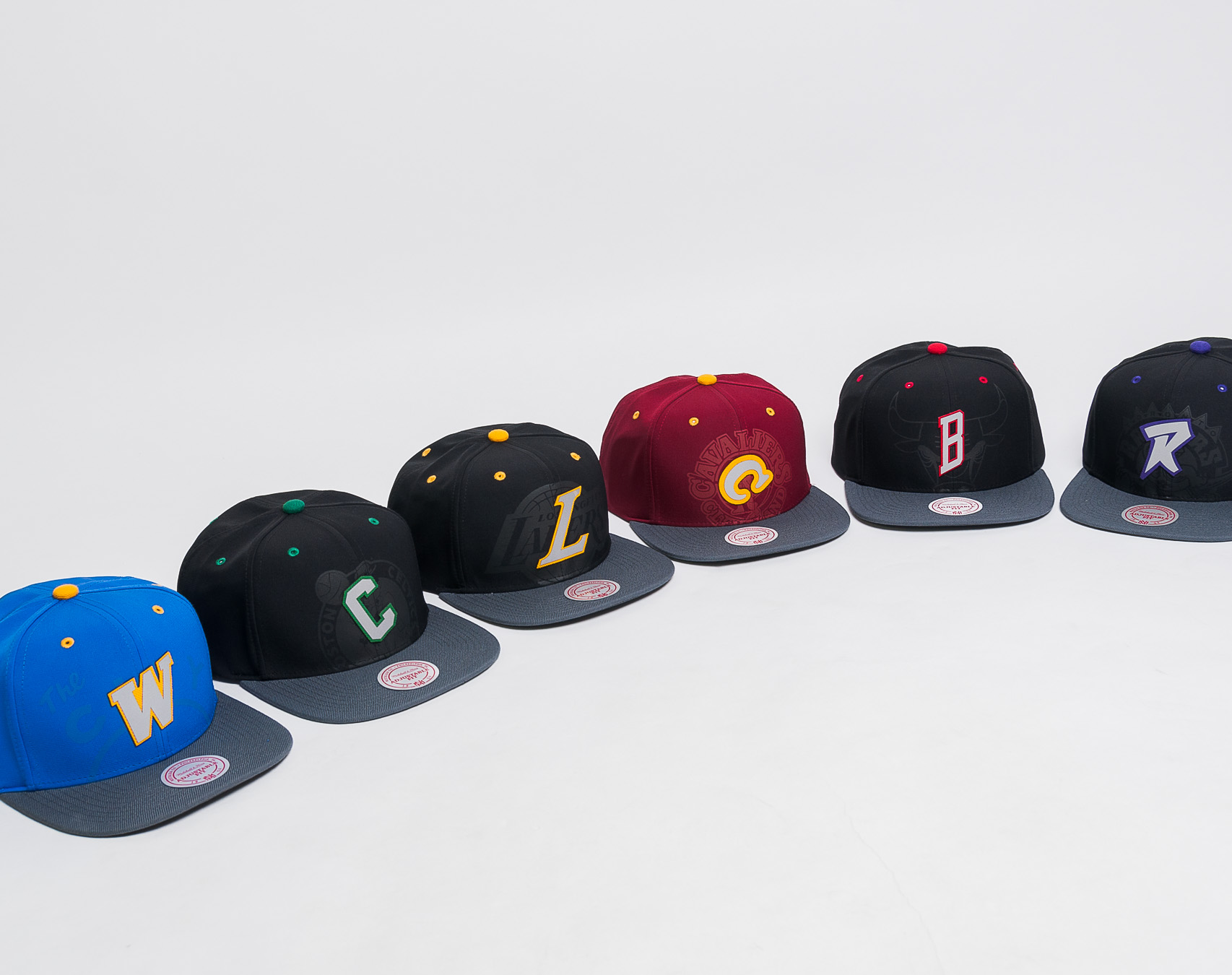 Kšiltovka Mitchell & Ness Reflective 2 Tone Cleveland Cavaliers Snapback